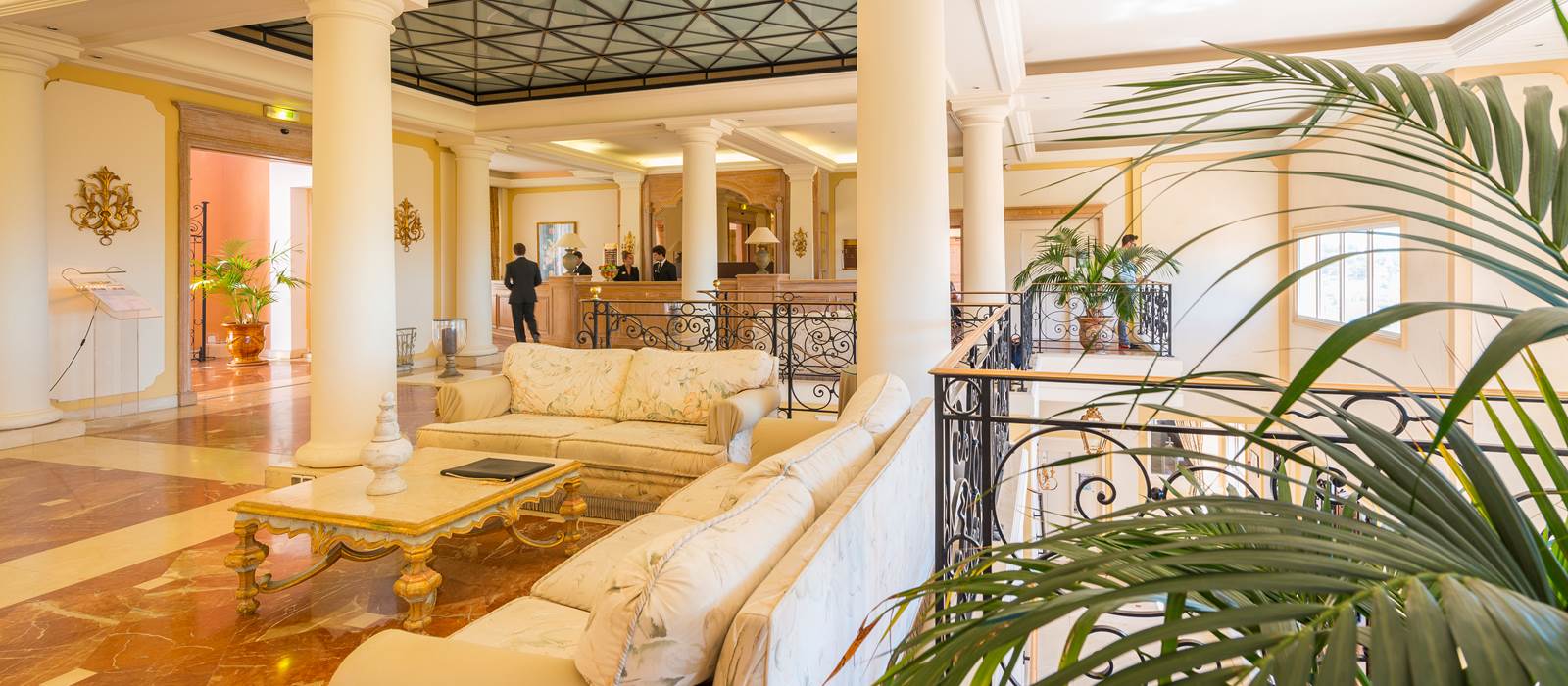 Réception Hôtel Amarante Golf Plaza Sainte-Maxime
